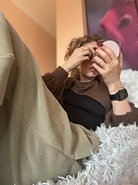 Snapshot of KellyKeler chatting on 23, 10, 2025 KellyKeler online show from 23, 10, 2025