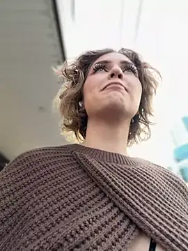 Snapshot of KellyKeler chatting on 8, 11, 2025 KellyKeler online show from 8, 11, 2025