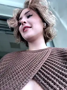 Snapshot of KellyKeler chatting on 5, 11, 2025 KellyKeler online show from 5, 11, 2025