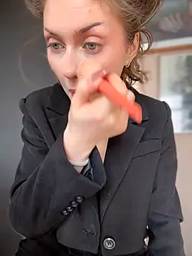 KellyKeler online show from 13, 3, 2026