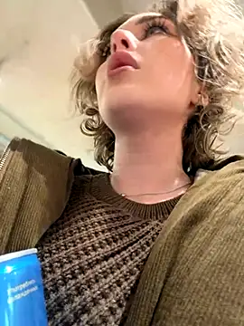 Snapshot of KellyKeler chatting on 17, 11, 2025 KellyKeler online show from 17, 11, 2025