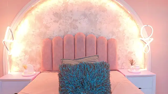 JasmineRhodes online show from 28, 10, 2025