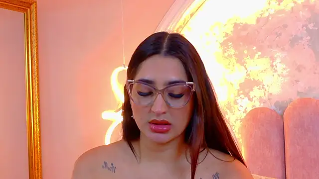 Snapshot of JasmineRhodes chatting on 3, 6, 2026 JasmineRhodes online show from 3, 6, 2026