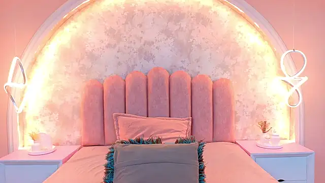 JasmineRhodes online show from 3, 11, 2025