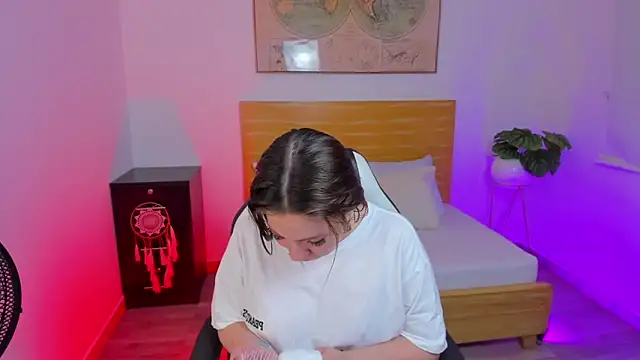 kitty sweeety  online show from 20, 12, 2025