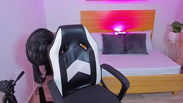 kitty sweeety  online show from 15, 1, 2026