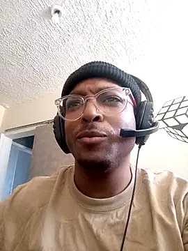 Snapshot of The_DonDadda chatting on 17, 10, 2025 The DonDadda online show from 17, 10, 2025