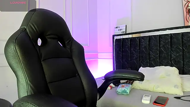 SwettRenata  online show from 6, 11, 2025