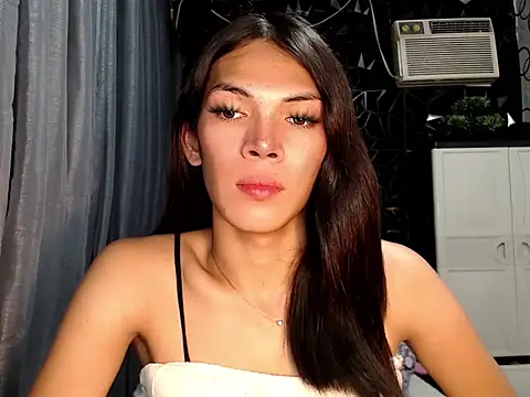 ladyhotcuming online show from 7, 6, 2026