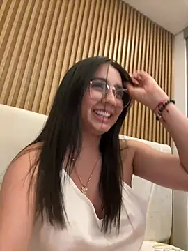 Michelle Zoe online show from 8, 3, 2026