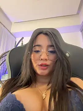 Michelle Zoe online show from 15, 10, 2025