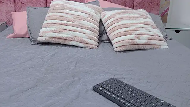 emmacurvy online show from 26, 3, 2026