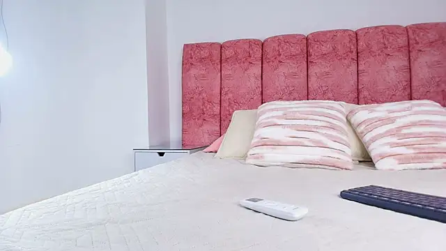 emmacurvy online show from 29, 11, 2025