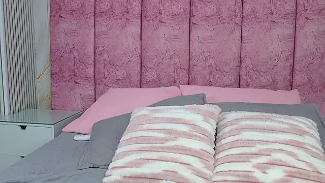 emmacurvy online show from 13, 3, 2026