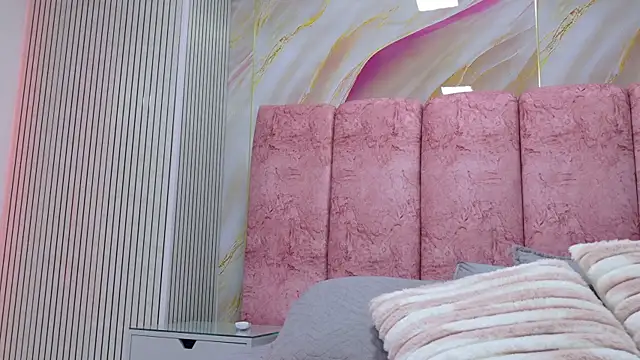 emmacurvy online show from 28, 3, 2026