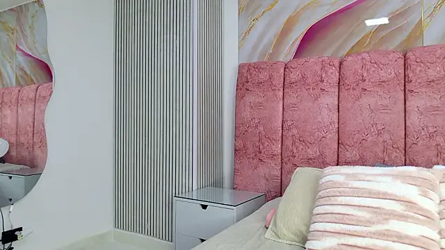 emmacurvy online show from 8, 2, 2026