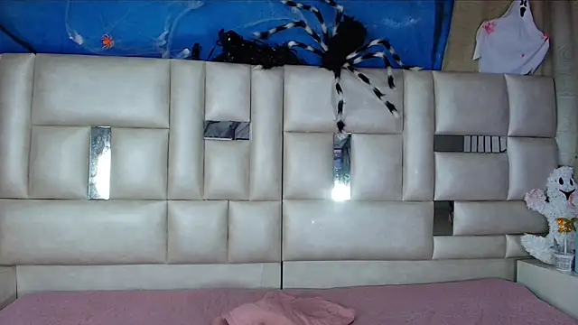 emmacurvy online show from 29, 10, 2025