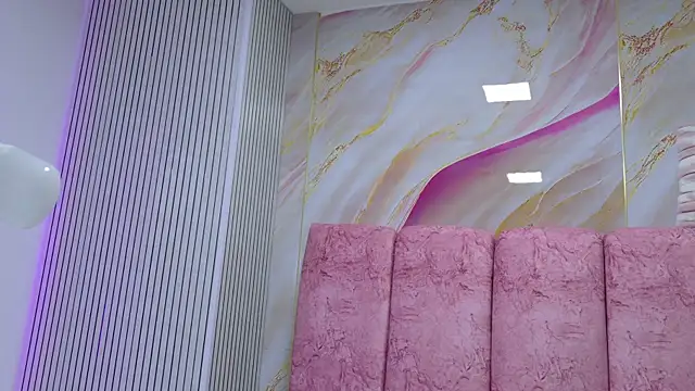 emmacurvy online show from 2, 4, 2026