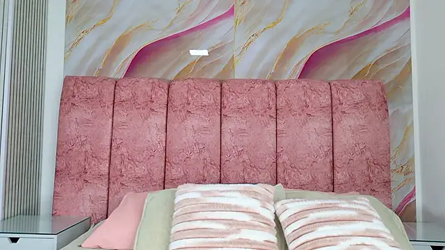 emmacurvy online show from 10, 2, 2026