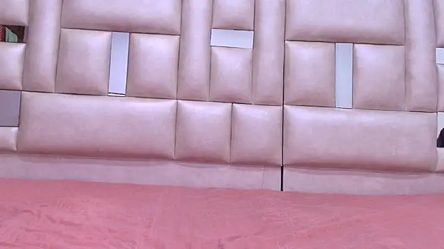 emmacurvy online show from 11, 10, 2025