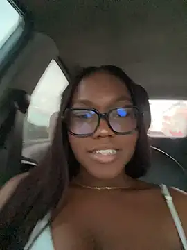 Snapshot of ParisSalvatore chatting on 4, 12, 2025 ParisSalvatore online show from 4, 12, 2025