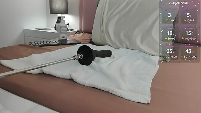 Snapshot of franceska_milf chatting on 10, 9, 2025 franceska milf online show from 10, 9, 2025