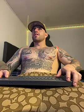 Snapshot of Ades_Lowe chatting on 6, 5, 2026 Ades Lowe online show from 6, 5, 2026