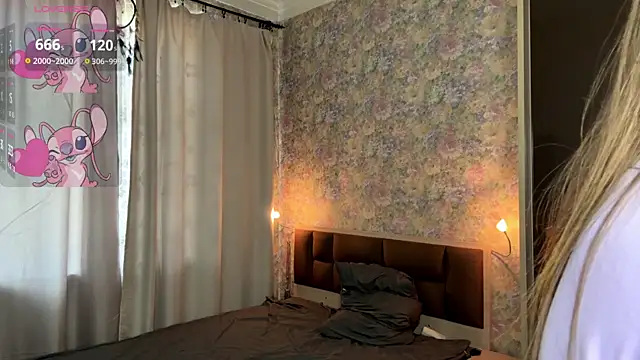 Snapshot of LoraDavi chatting on 4, 5, 2026 LoraDavi online show from 4, 5, 2026