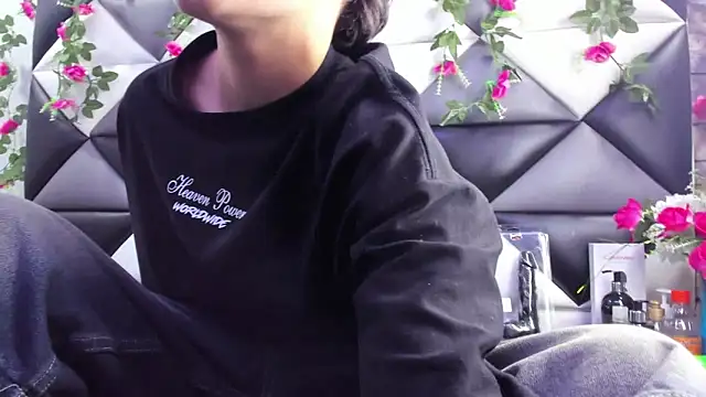 Megan Thompson  online show from 30, 10, 2025