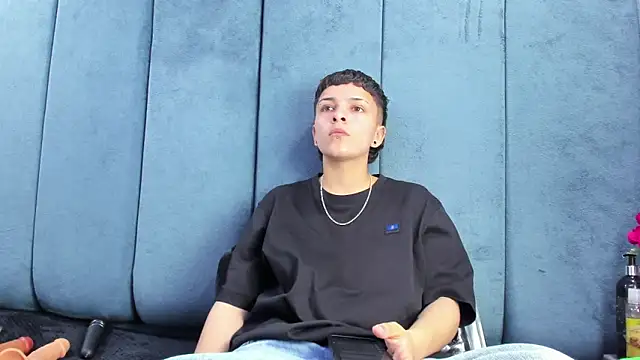 Megan Thompson  online show from 1, 2, 2026