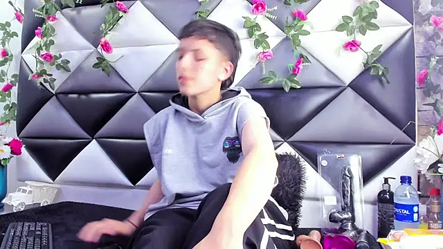 Megan Thompson  online show from 15, 11, 2025