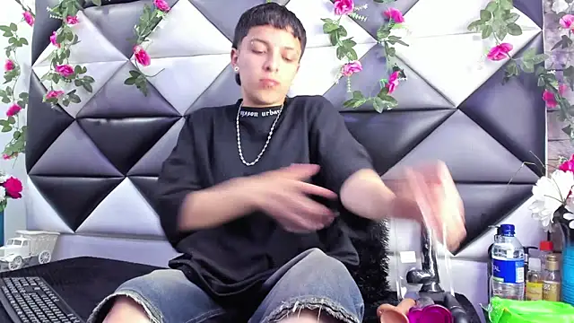 Megan Thompson  online show from 13, 11, 2025