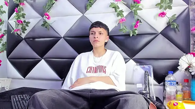 Megan Thompson  online show from 20, 11, 2025