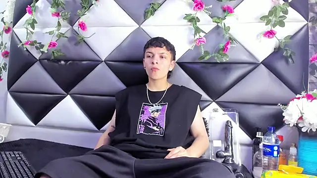 Megan Thompson  online show from 29, 11, 2025