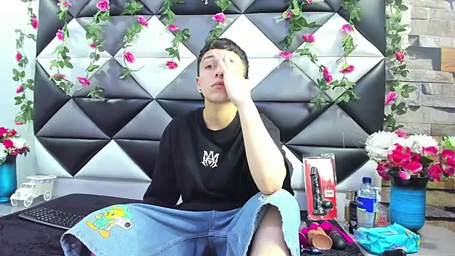 Megan Thompson  online show from 24, 9, 2025