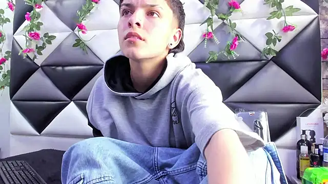 Megan Thompson  online show from 28, 10, 2025