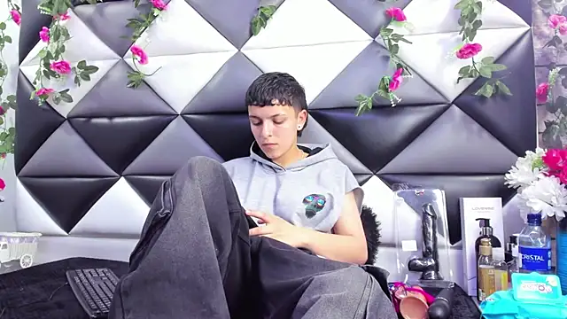 Megan Thompson  online show from 17, 10, 2025