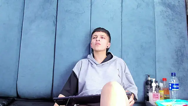 Megan Thompson  online show from 21, 3, 2026