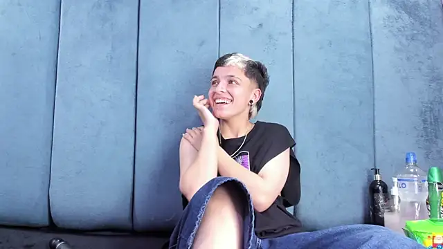 Megan Thompson  online show from 15, 4, 2026