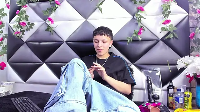 Megan Thompson  online show from 9, 10, 2025