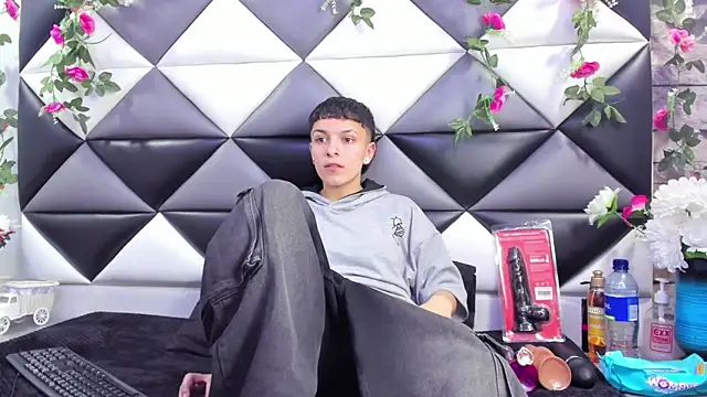 Megan Thompson  online show from 27, 9, 2025