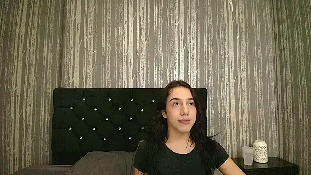 Snapshot of Alicee_Moonn chatting on 23, 6, 2026 Alicee Moonn online show from 23, 6, 2026