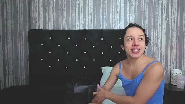 Snapshot of Alicee_Moonn chatting on 19, 7, 2026 Alicee Moonn online show from 19, 7, 2026