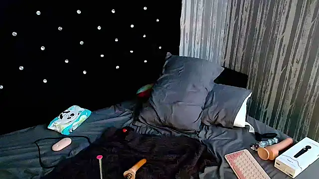 Alicee Moonn online show from 5, 2, 2026