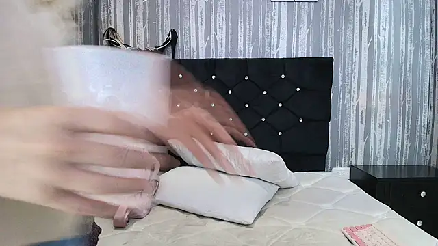 Alicee Moonn online show from 18, 11, 2025