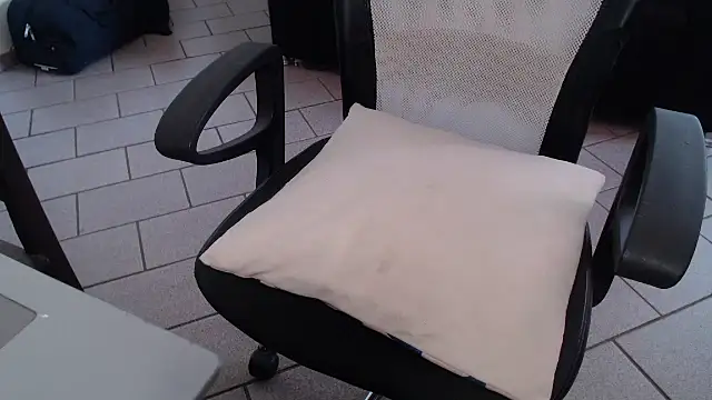 Snapshot of Stronggsexy chatting on 26, 10, 2025 Stronggsexy online show from 26, 10, 2025