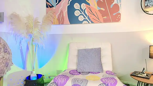 Snapshot of DivaFlamme chatting on 10, 11, 2025 DivaFlamme online show from 10, 11, 2025