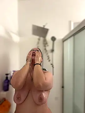 Alix Valentine online show from 15, 10, 2025