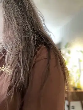 Alix Valentine online show from 3, 11, 2025