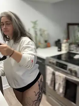 Alix Valentine online show from 17, 9, 2025